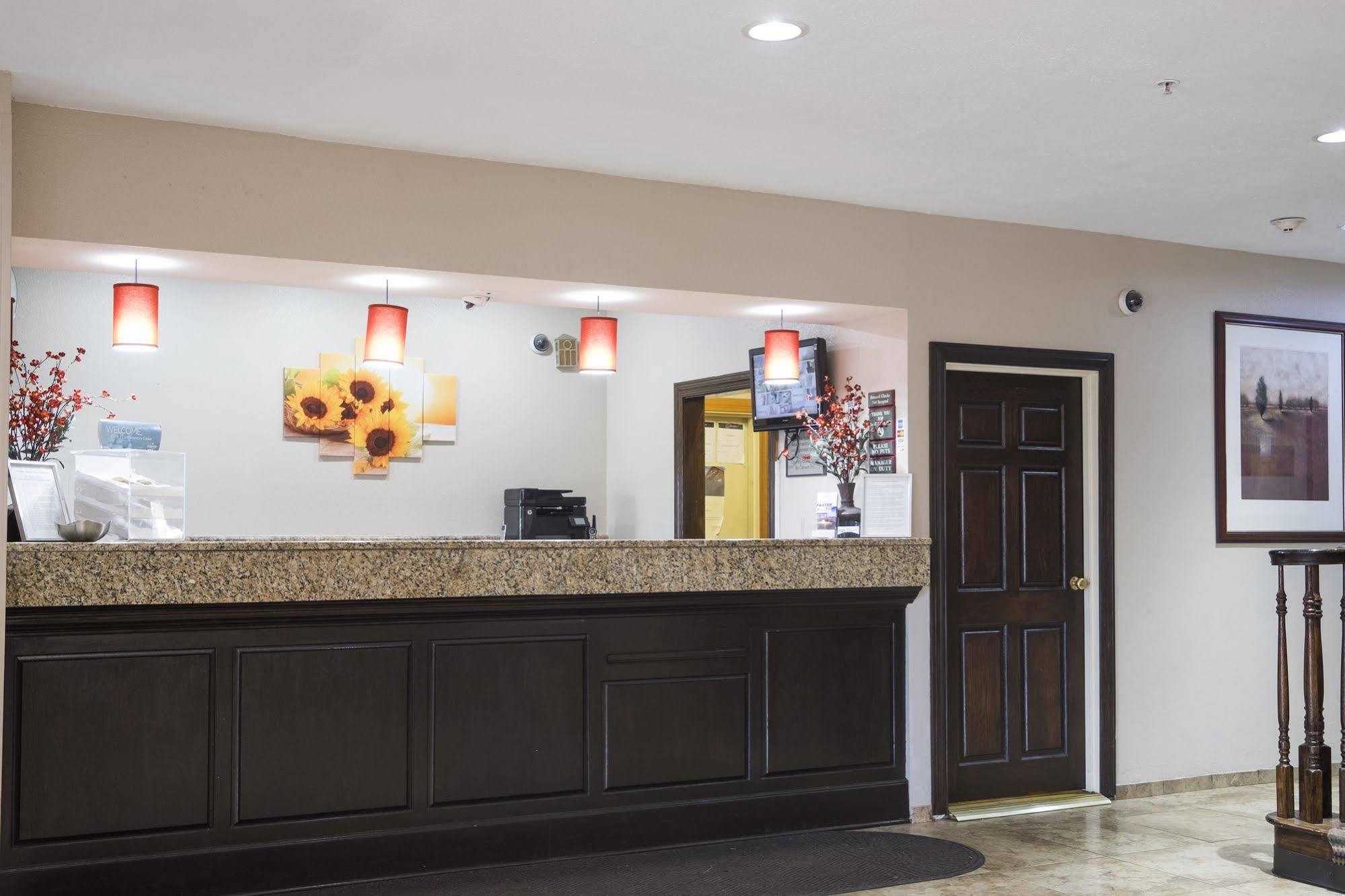 Holiday Inn Express & Suites Chicago - Matteson By Ihg Exterior foto