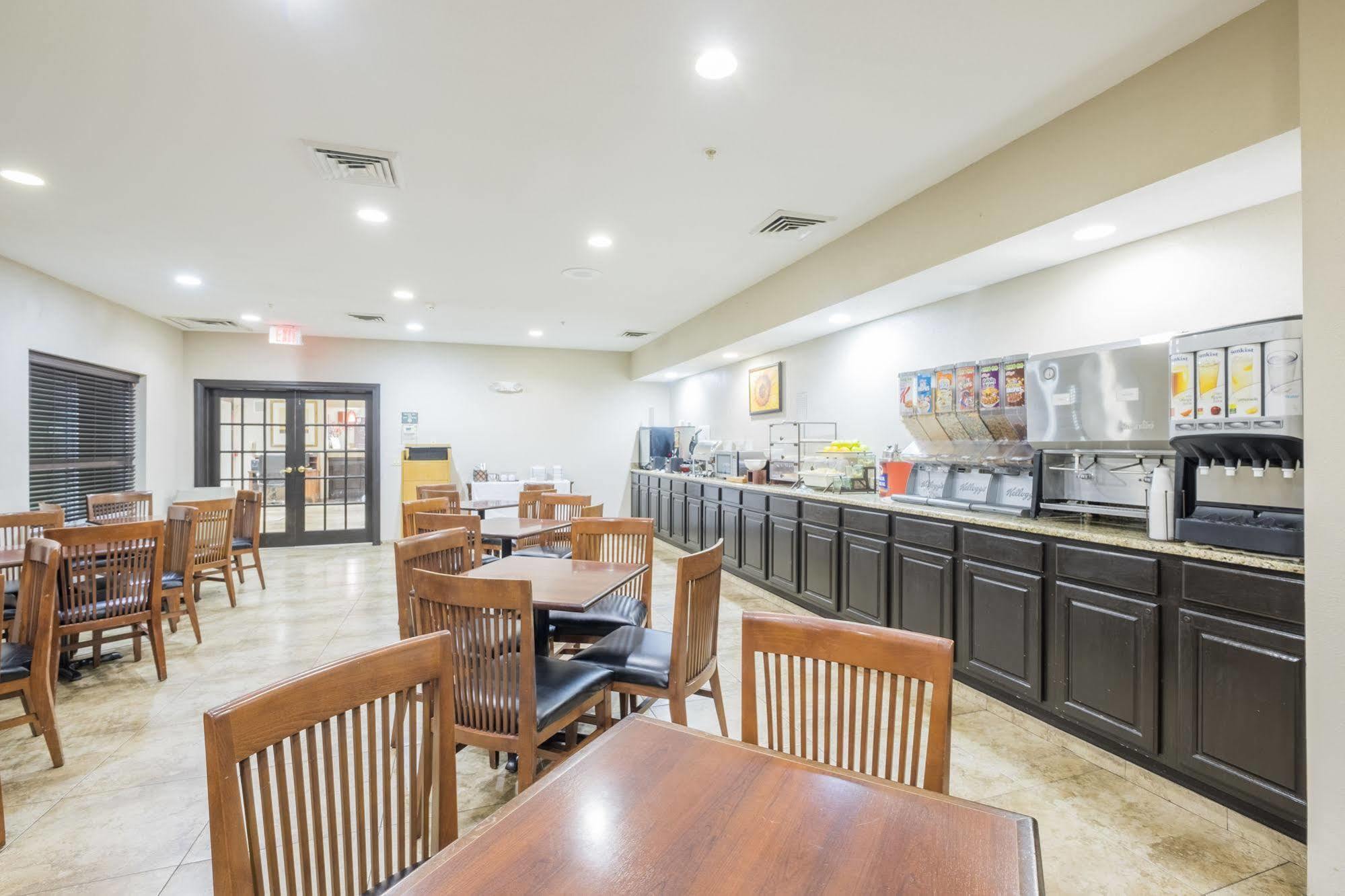 Holiday Inn Express & Suites Chicago - Matteson By Ihg Exterior foto